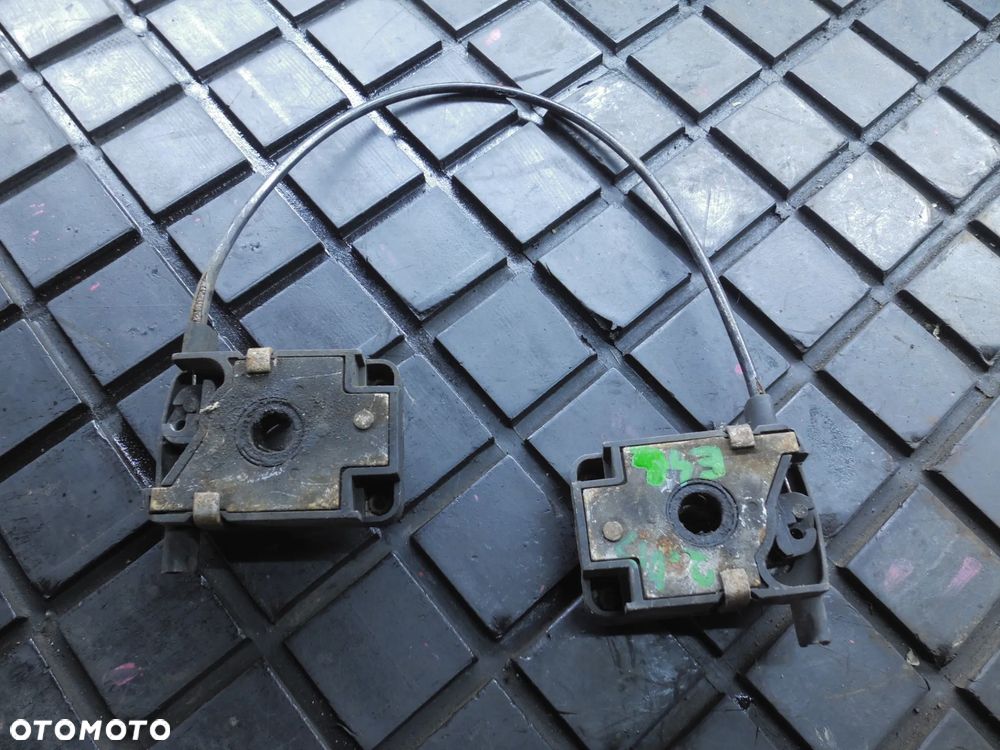 ZAMKI MASKI KOMPLET 2 SZT BMW 3 E46 - 1