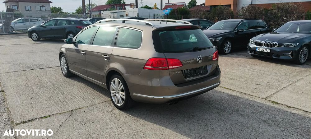 Volkswagen Passat 2.0 TDI DPF Highline - 13