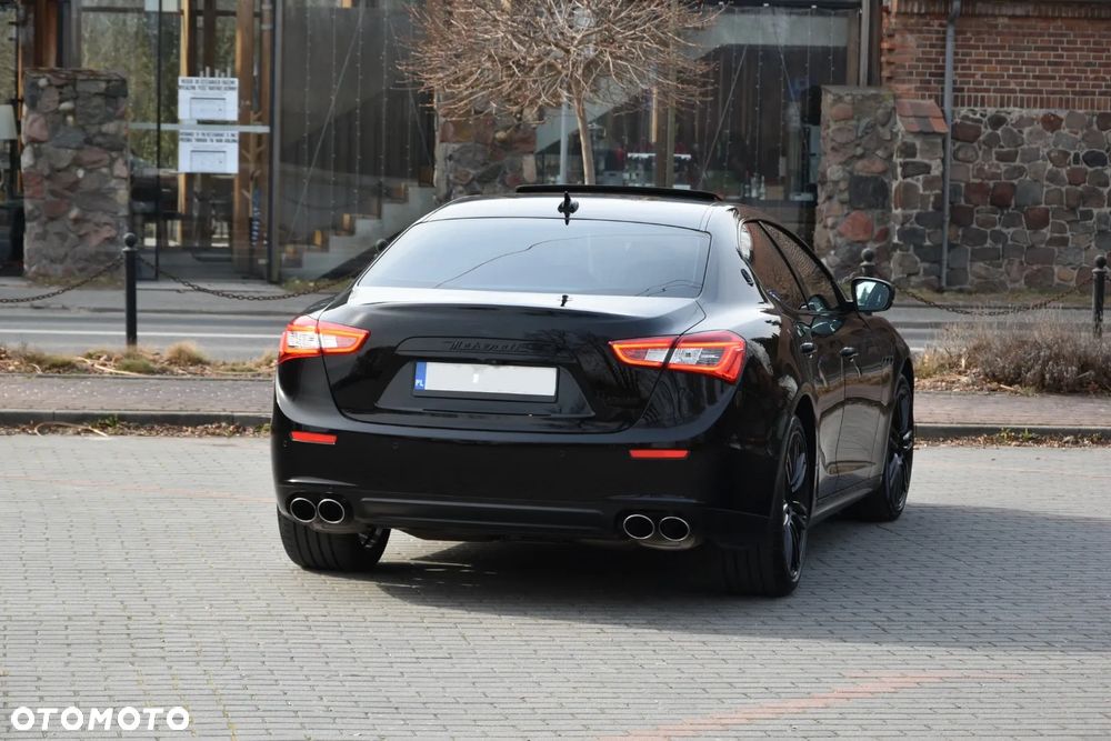 Maserati Ghibli GranSport - 11