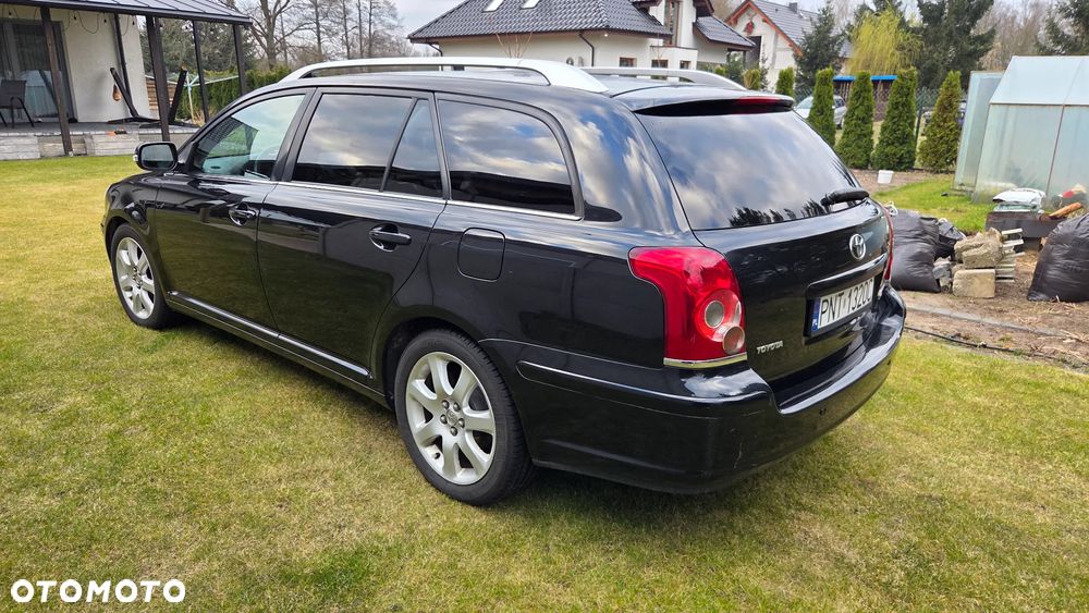 Toyota Avensis 2.0 D-4D - 5