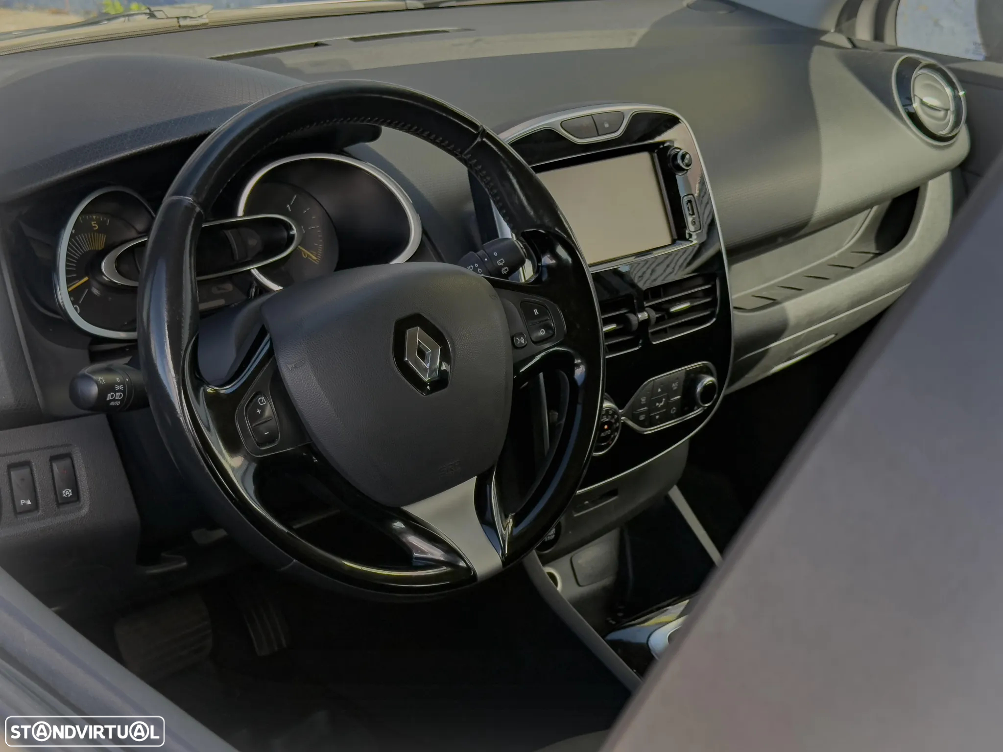 Renault Clio Sport Tourer 1.5 dCi Limited EDC - 6