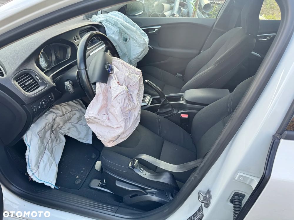 Volvo V40 D2 Kinetic - 9