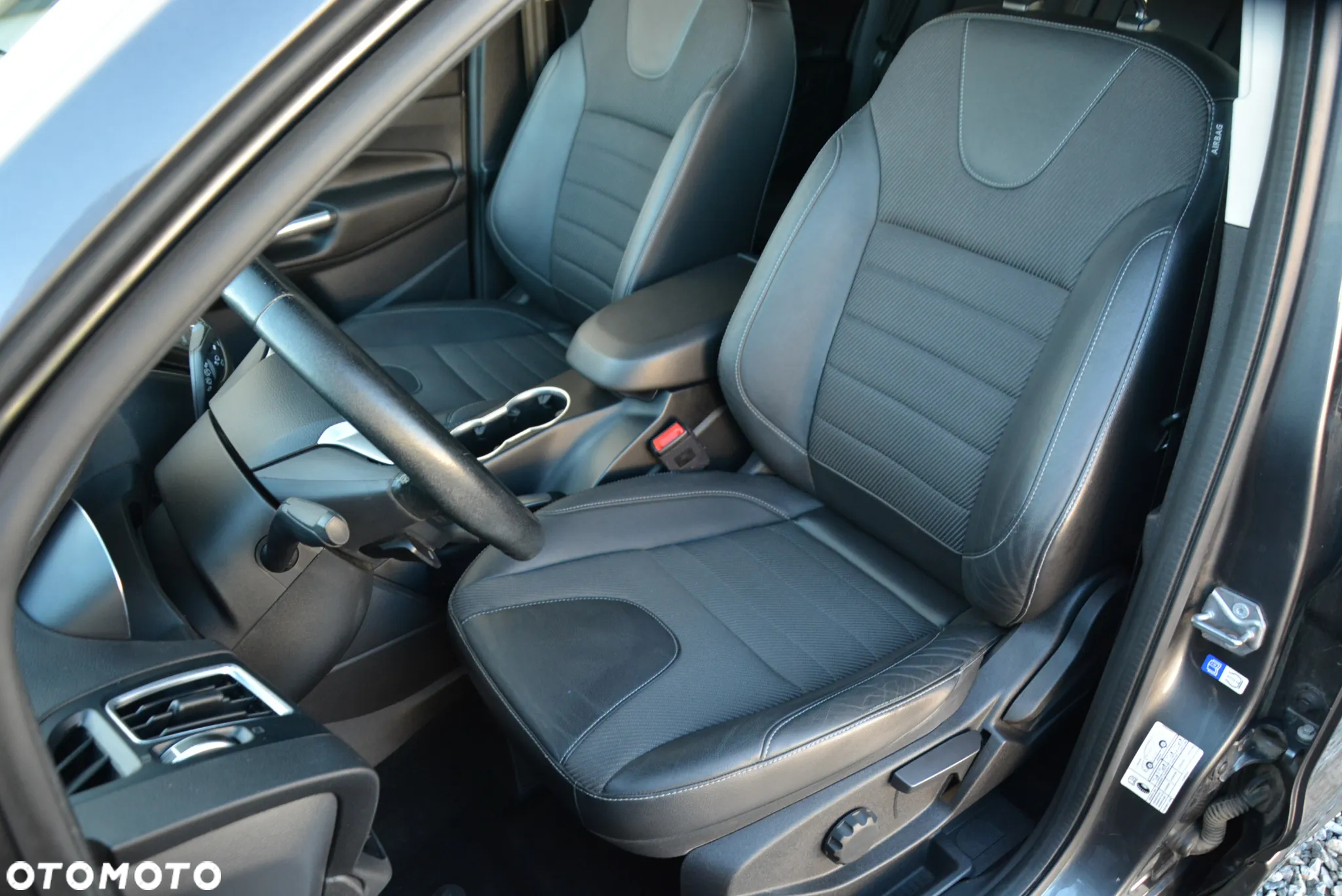 Ford Kuga 2.0 TDCi 4x4 Individual - 28