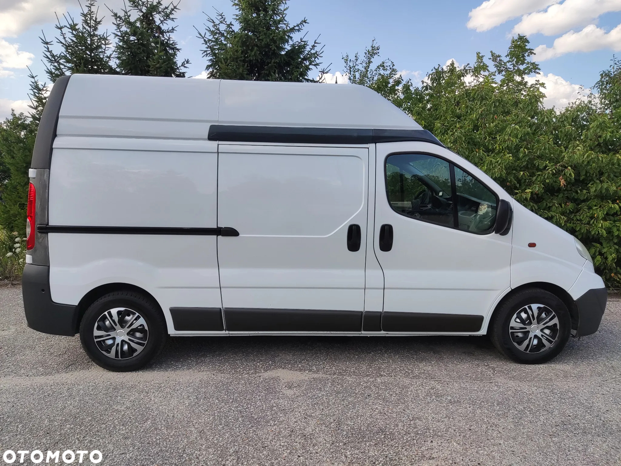 Opel Vivaro - 10