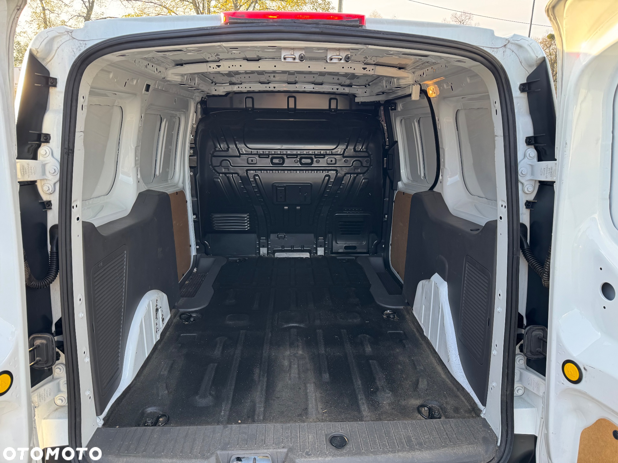 Ford Transit Connect - 12