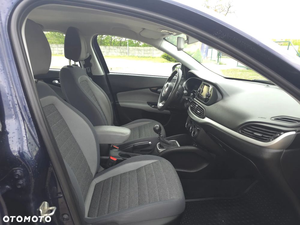 Fiat Tipo 1.6 MultiJet 16v Lounge - 16