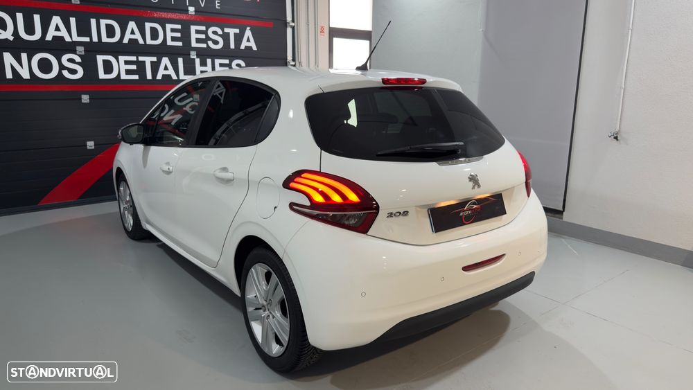Peugeot 208 1.2 PureTech Signature - 7