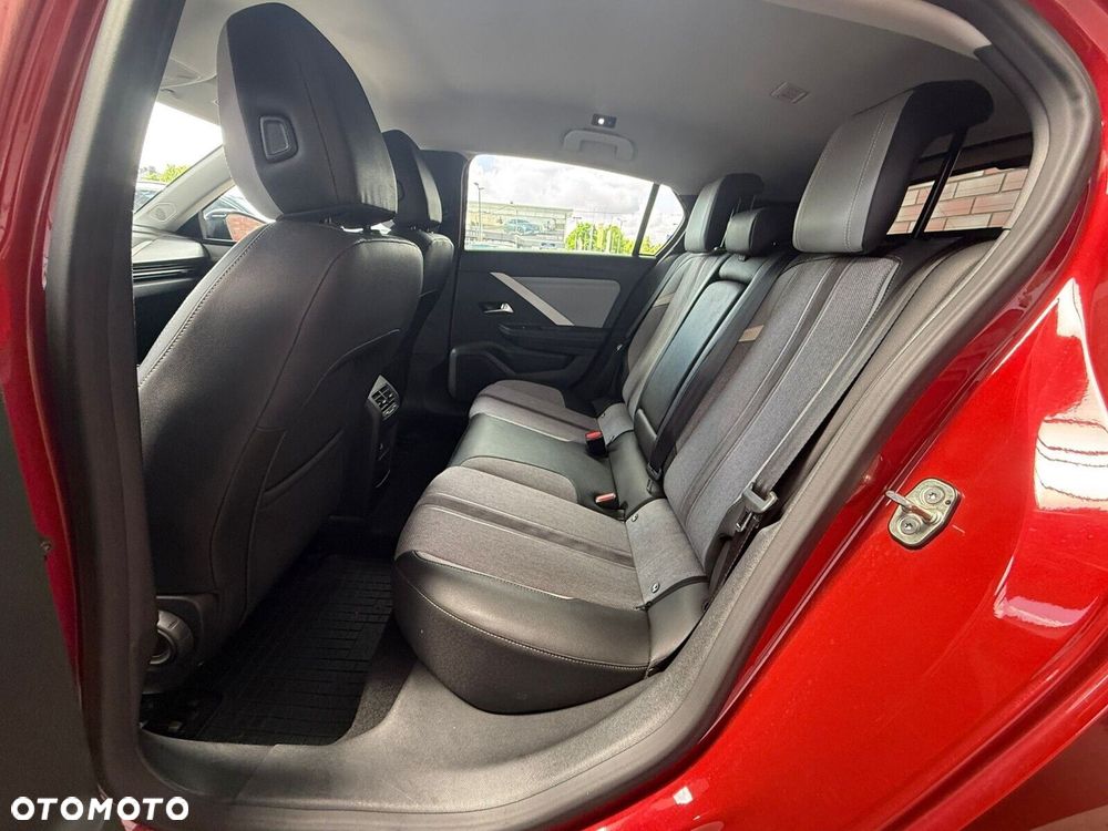 Opel Astra 1.2 T Business Edition S&S - 11