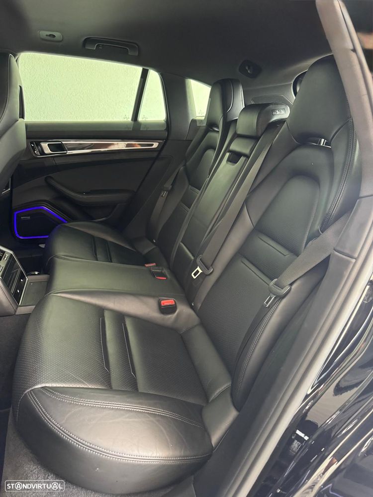Porsche Panamera Sport Turismo 4 E-Hybrid Platinum Edition - 19