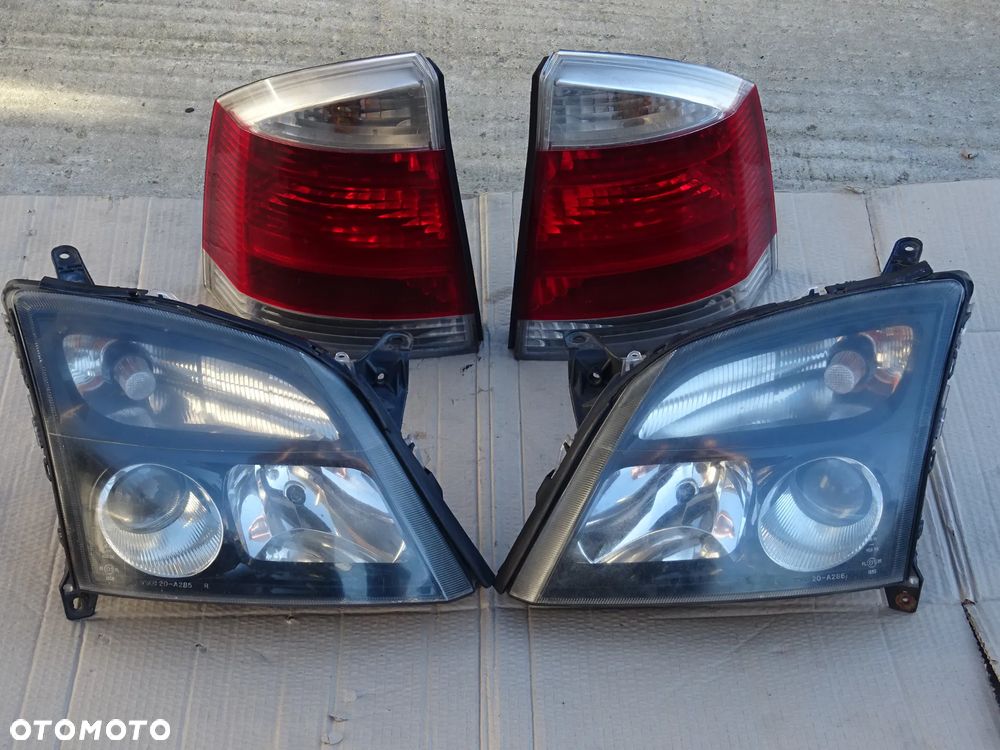 LAMPY REFLEKTORY PRZÓD SOCZEWKA H7 ORG. GM LAMPA PRAWA VECTRA C SIGNUM GTS - 1