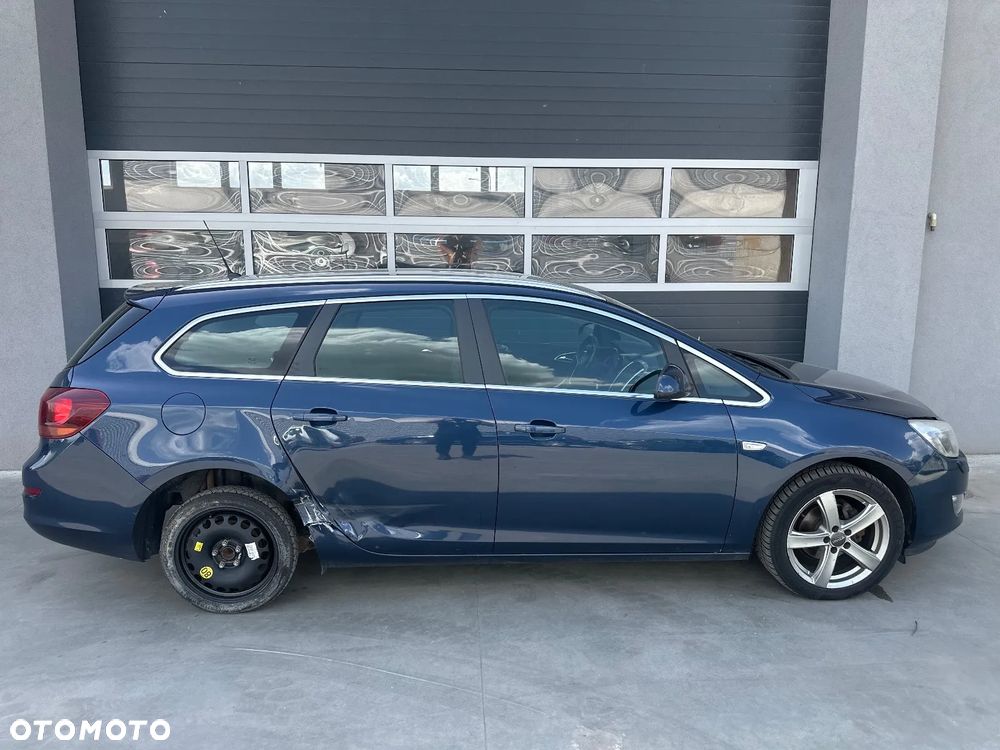 Opel Astra 1.4 Turbo Cosmo - 2