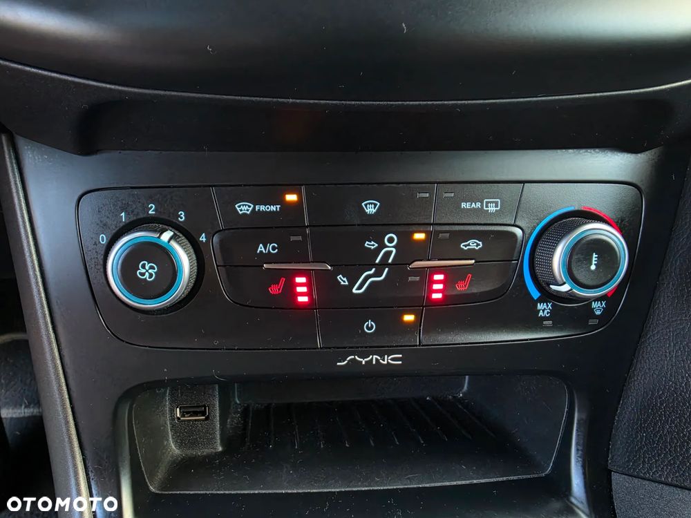 Ford Focus 1.6 SYNC Edition - 10