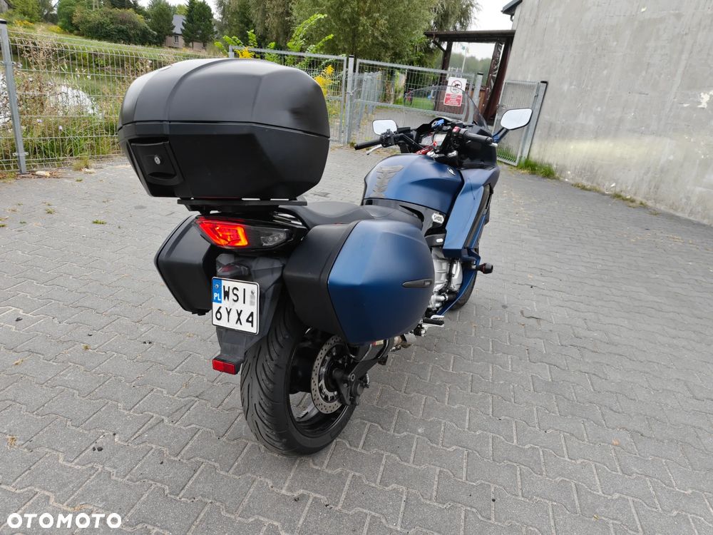 Yamaha FJR - 6