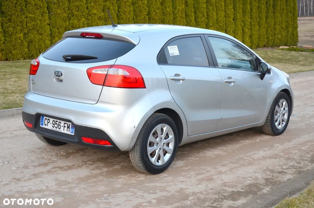 Kia Rio 1.2 Attract - 5