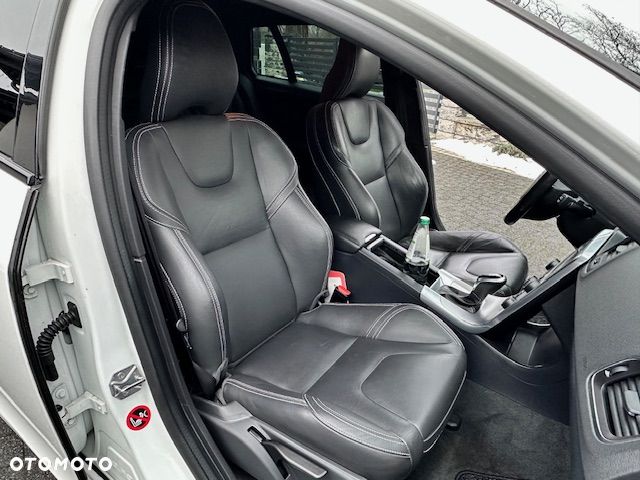 Volvo V60 D4 Geartronic Summum - 21
