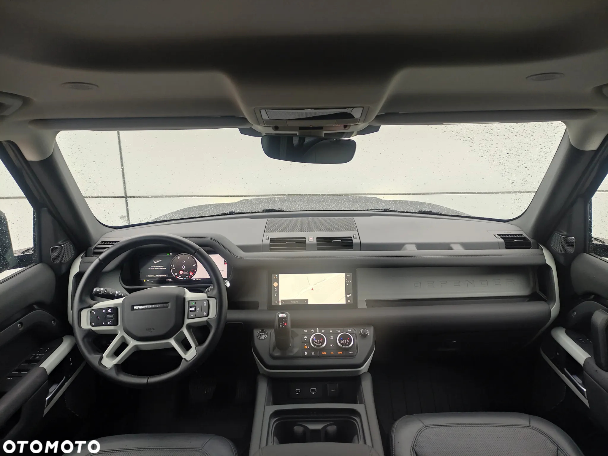 Land Rover Defender - 2