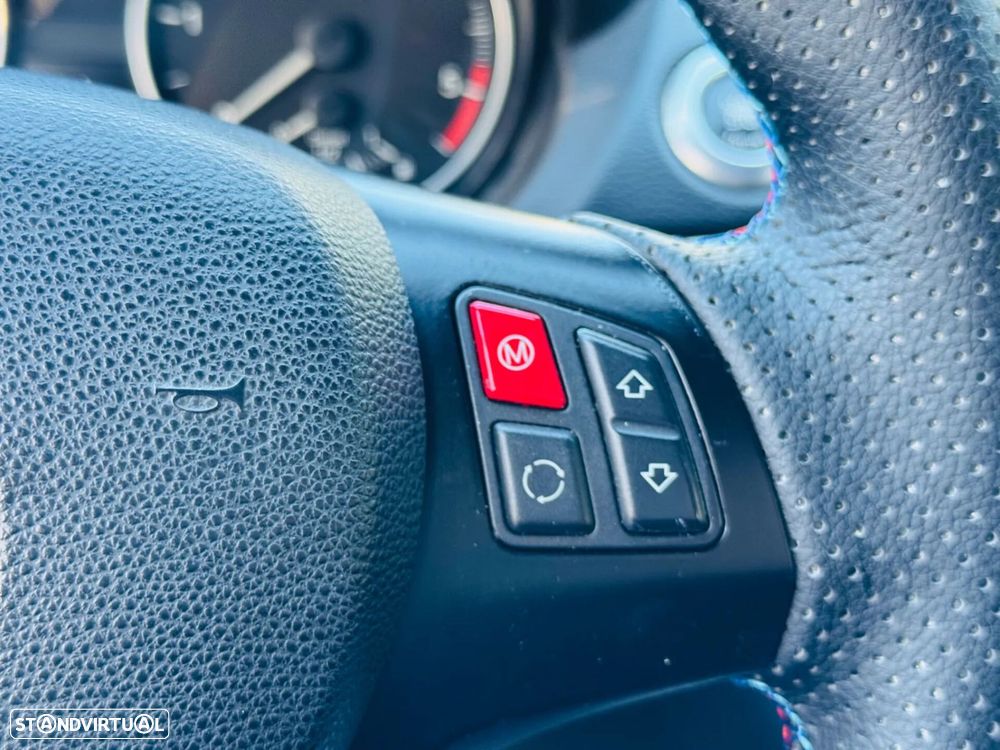 BMW 118 d Pack M - 21