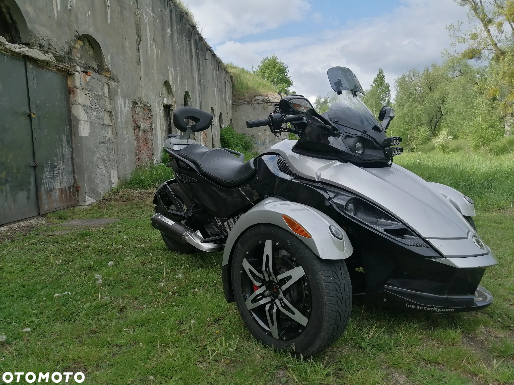 Can-Am Spyder - 8