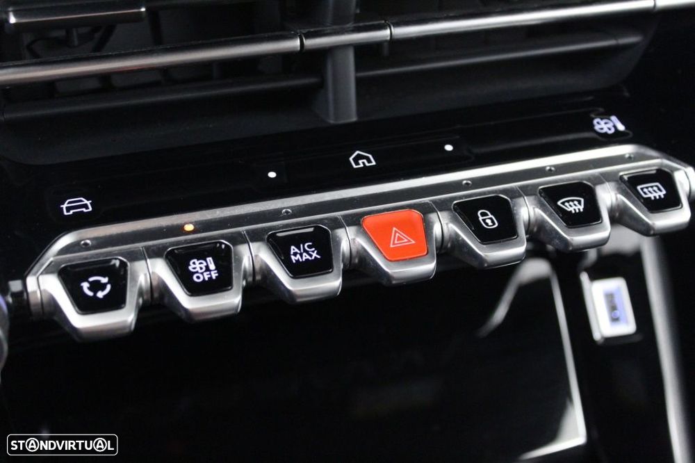 Peugeot 2008 1.2 Hybrid Allure e-DCS6 - 32