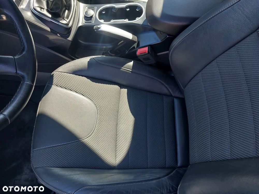 Ford Kuga - 13