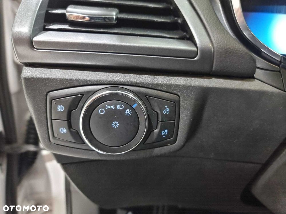 Ford Mondeo - 32