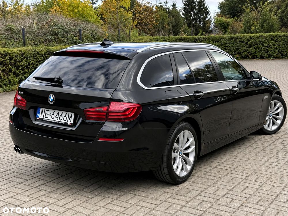 BMW Seria 5 525d xDrive - 32