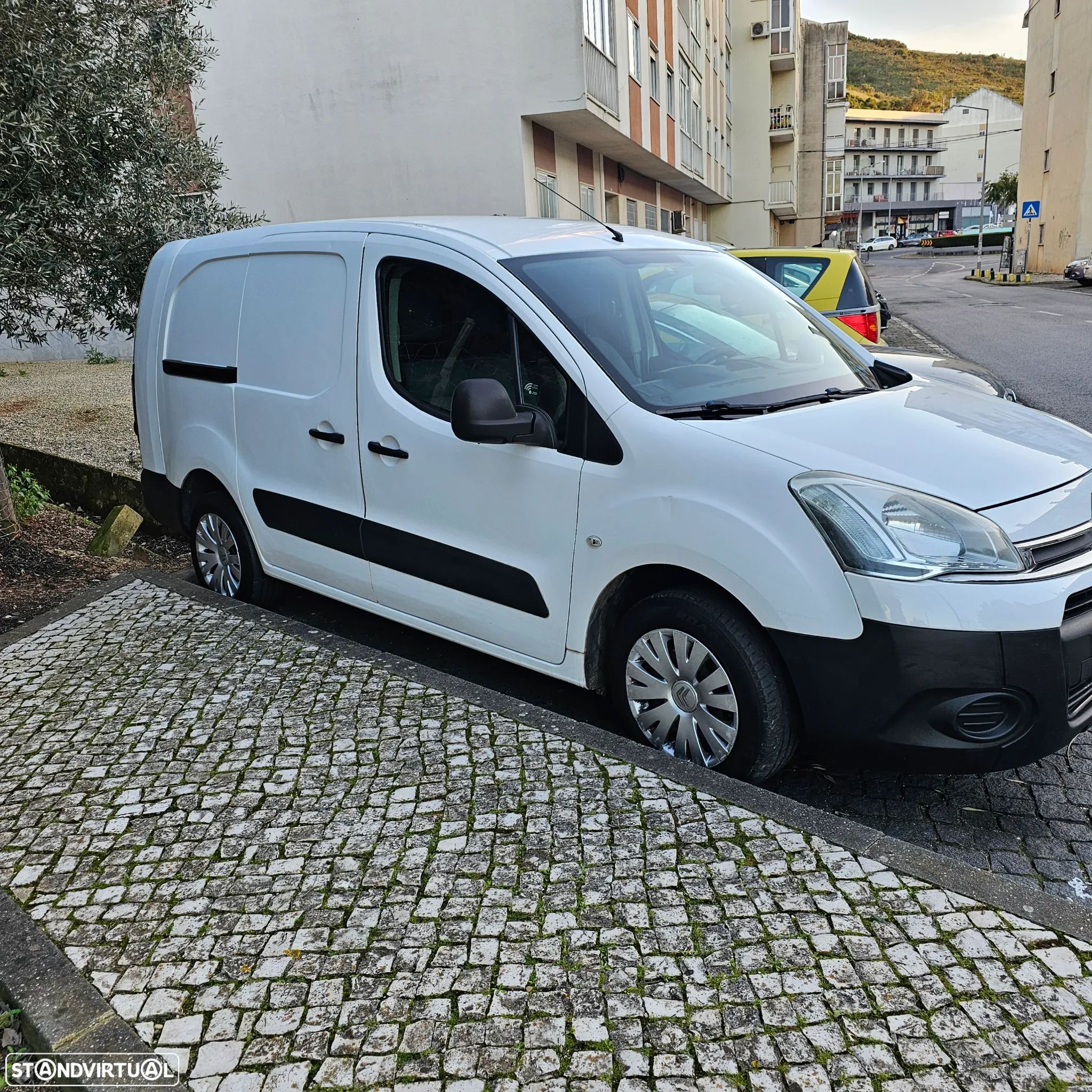Citroën Berlingo 3LUG XL Longa - 1