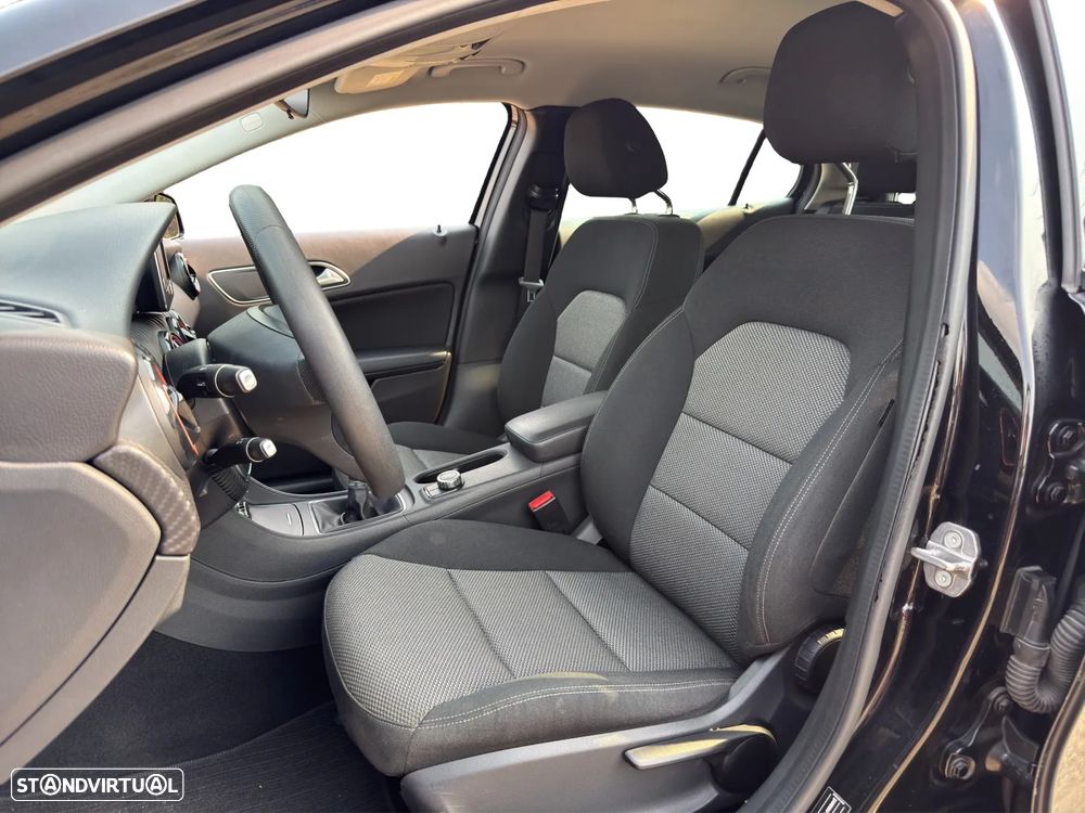 Mercedes-Benz GLA 180 (CDI) d - 12