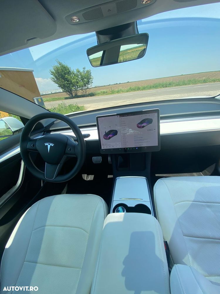 TESLA Model 3 2021 — imagine 12