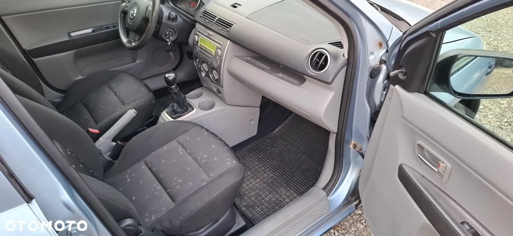 Mazda 2 - 10