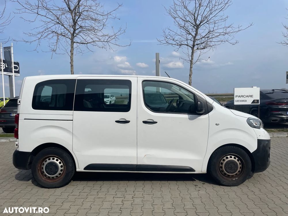 Peugeot Traveller - 8