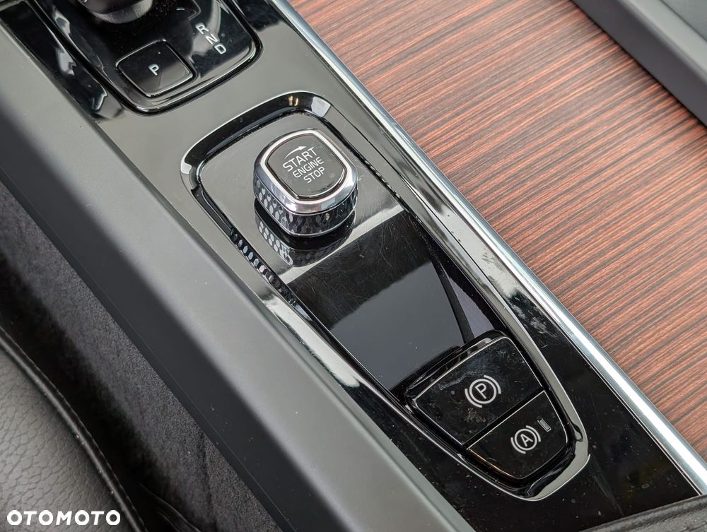 Volvo S60 B5 B AWD Plus Dark - 18