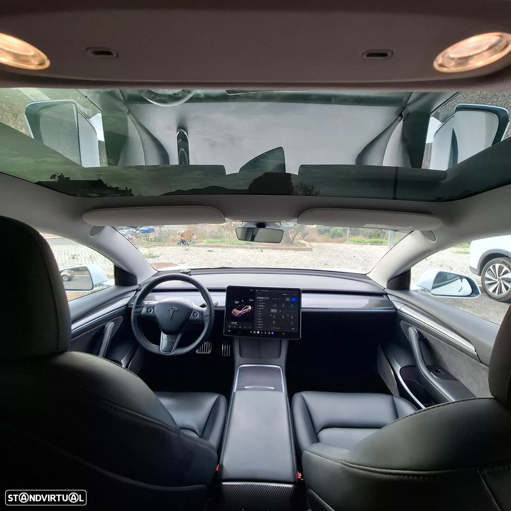 Tesla Model 3 - 10