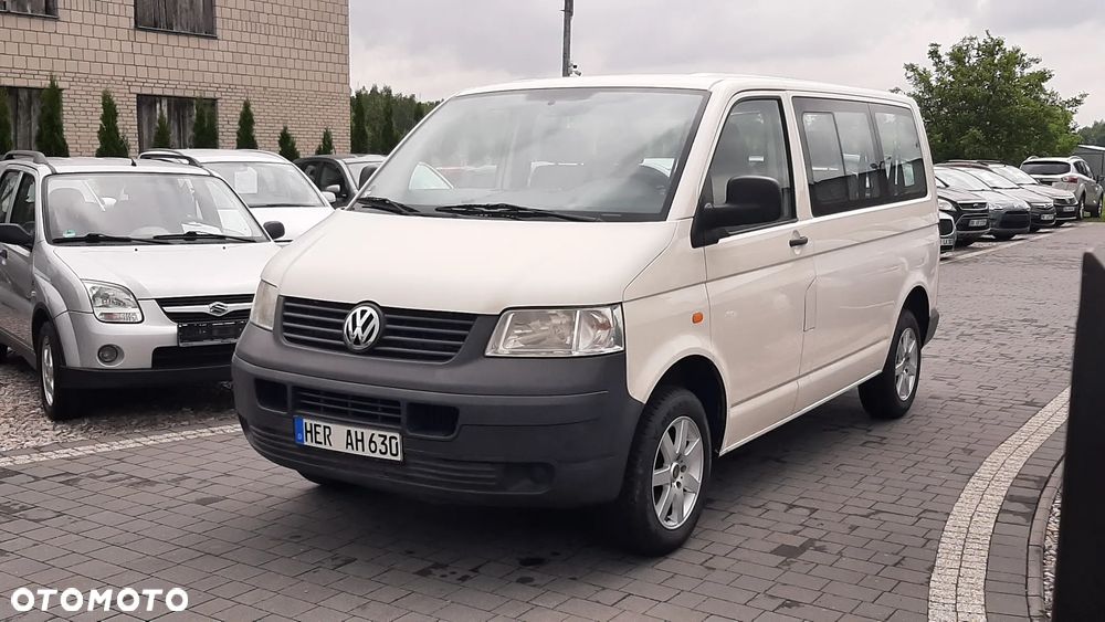 Volkswagen Caravelle - 1