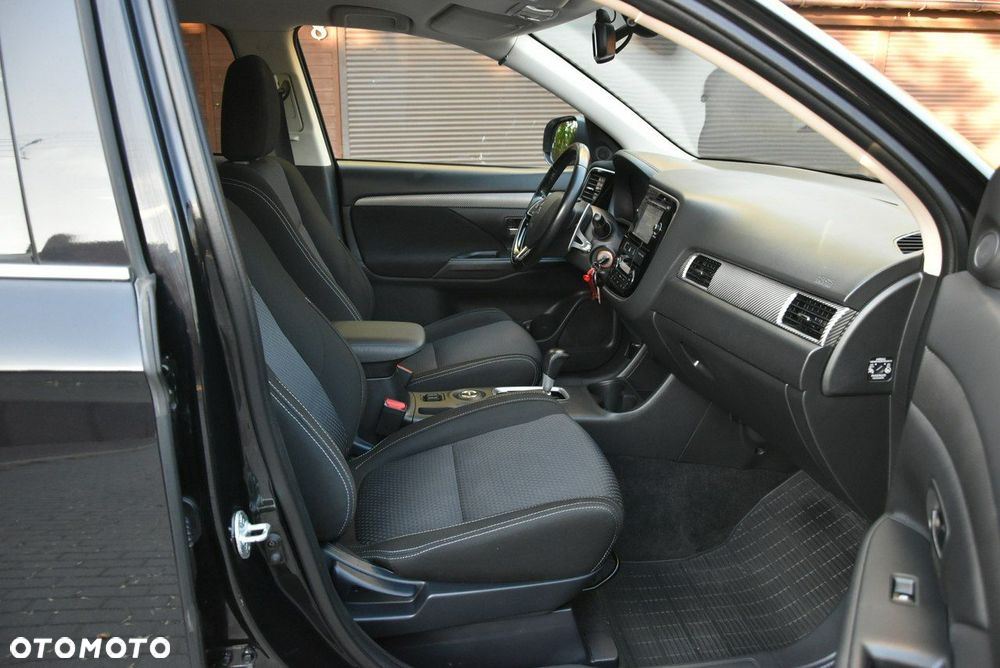 Mitsubishi Outlander 2.0 Instyle Navi 4WD CVT - 12