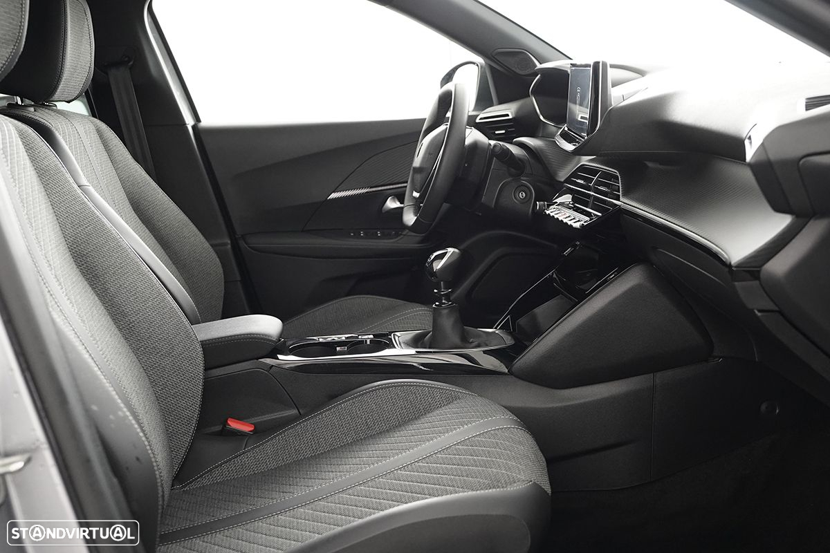 Peugeot 2008 1.2 PureTech Allure - 22