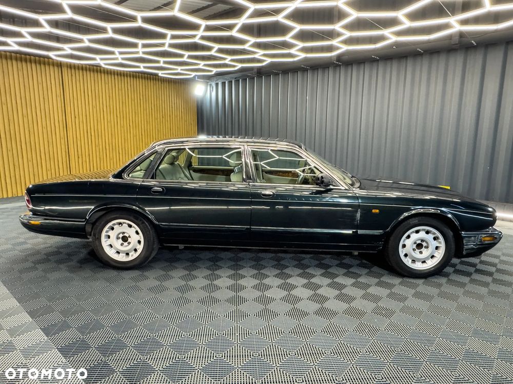 Jaguar Daimler 8 - 7