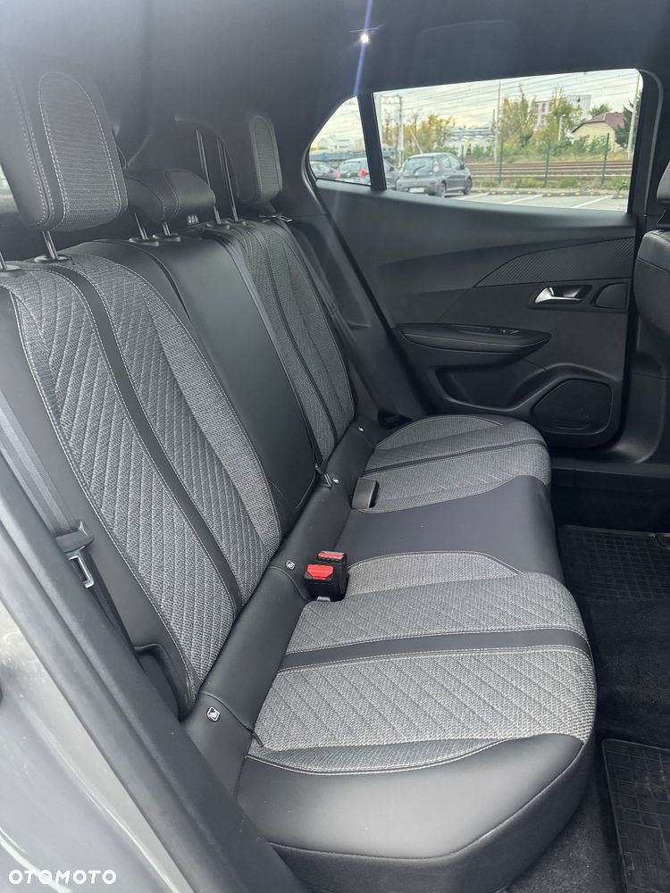 Peugeot 2008 1.2 PureTech Allure S&S EAT8 - 17