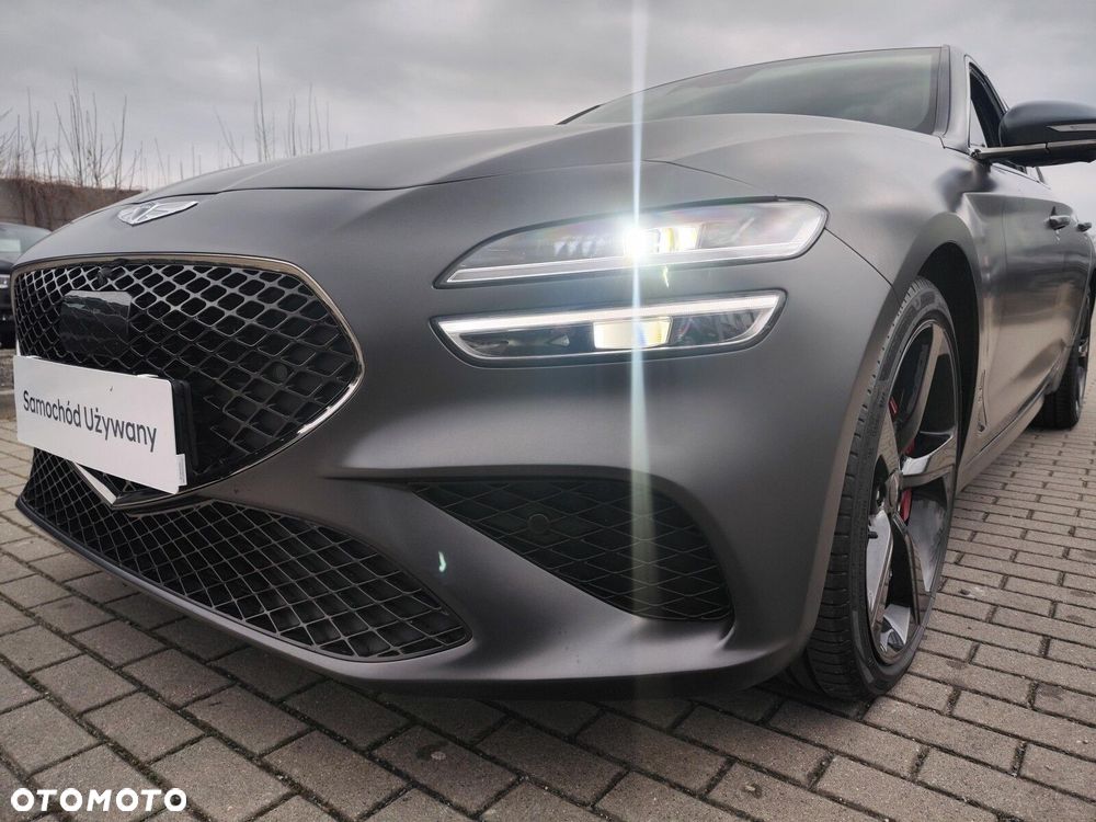 Genesis G70 2.0T Plus RWD 8AT Sport - 9