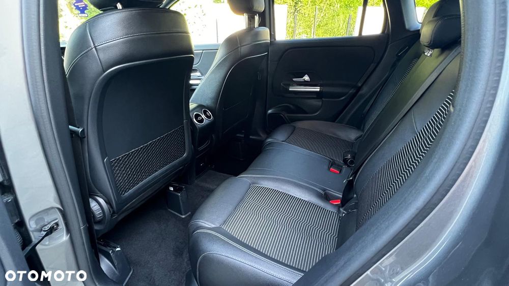 Mercedes-Benz GLA 200 - 19