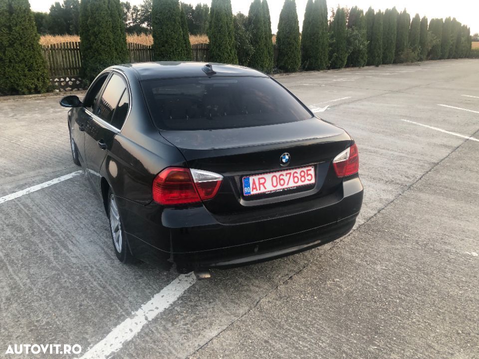 Dezmembrez BMW seria 3 ,E 90 , 318D ,an 2006 - 2