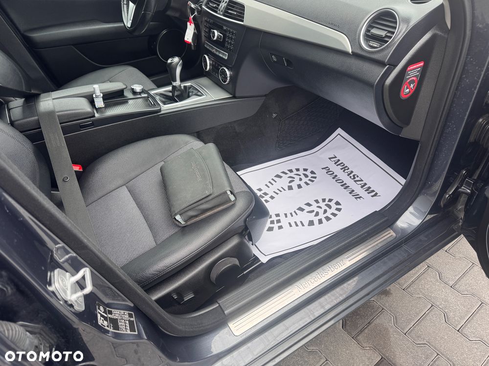 Mercedes-Benz Klasa C 200 CDI DPF (BlueEFFICIENCY) Elegance - 17