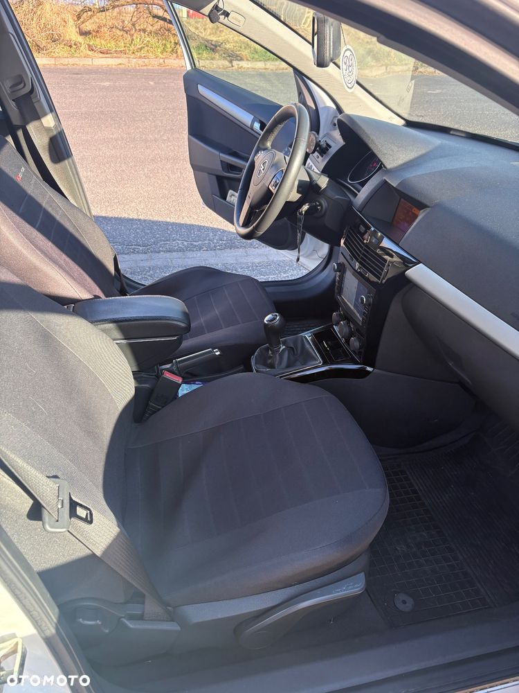 Opel Astra 1.7 CDTI DPF (119g) Edition 111 Jahre - 9