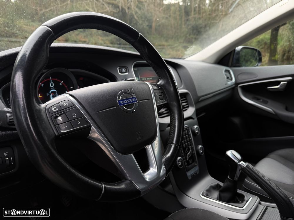 Volvo V40 1.6 D2 Momentum Eco - 4