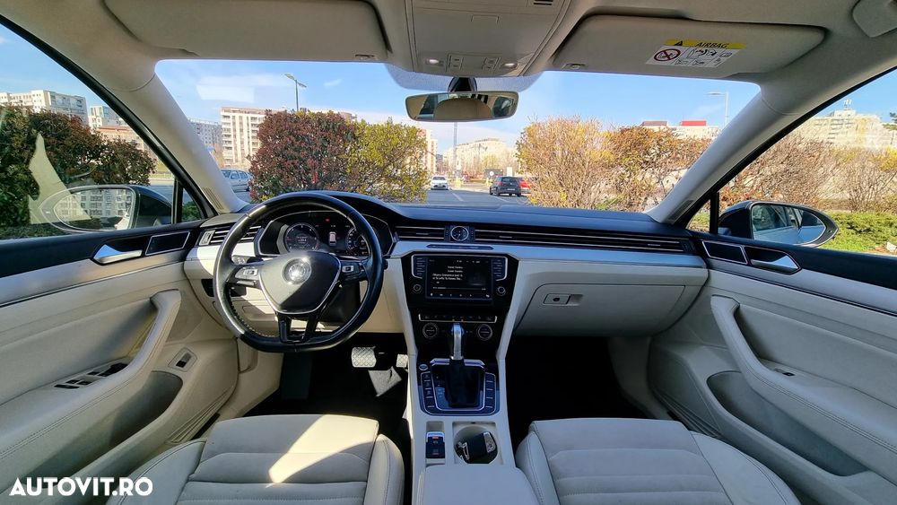 Volkswagen Passat Variant 2.0 TDI DSG 4Motion Highline - 16