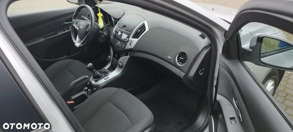 Chevrolet Cruze 1.6 LS - 9