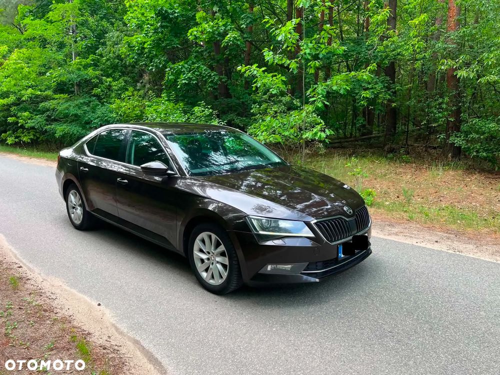 Skoda Superb 2.0 TDI Style DSG - 2