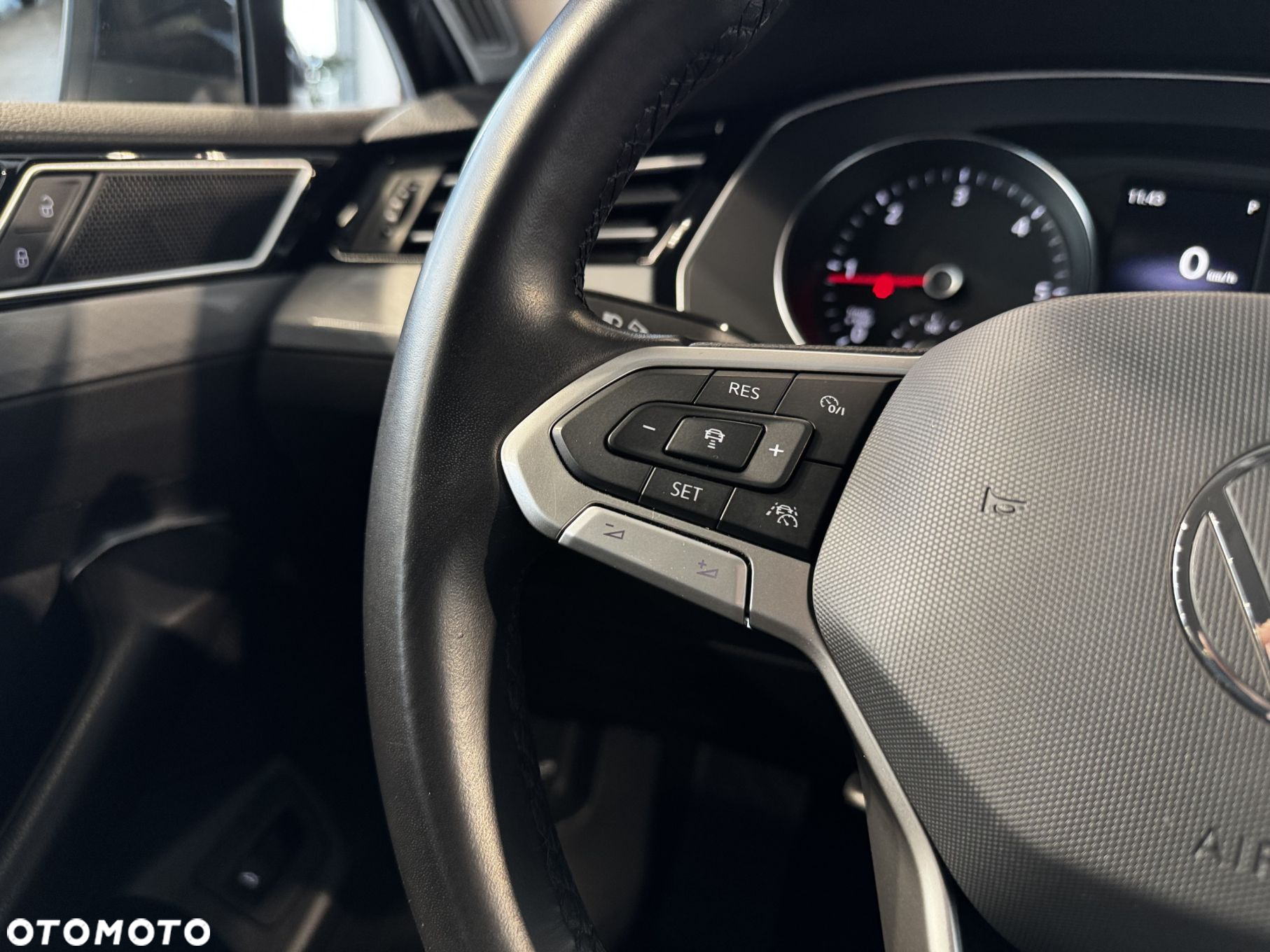 Volkswagen Passat - 21