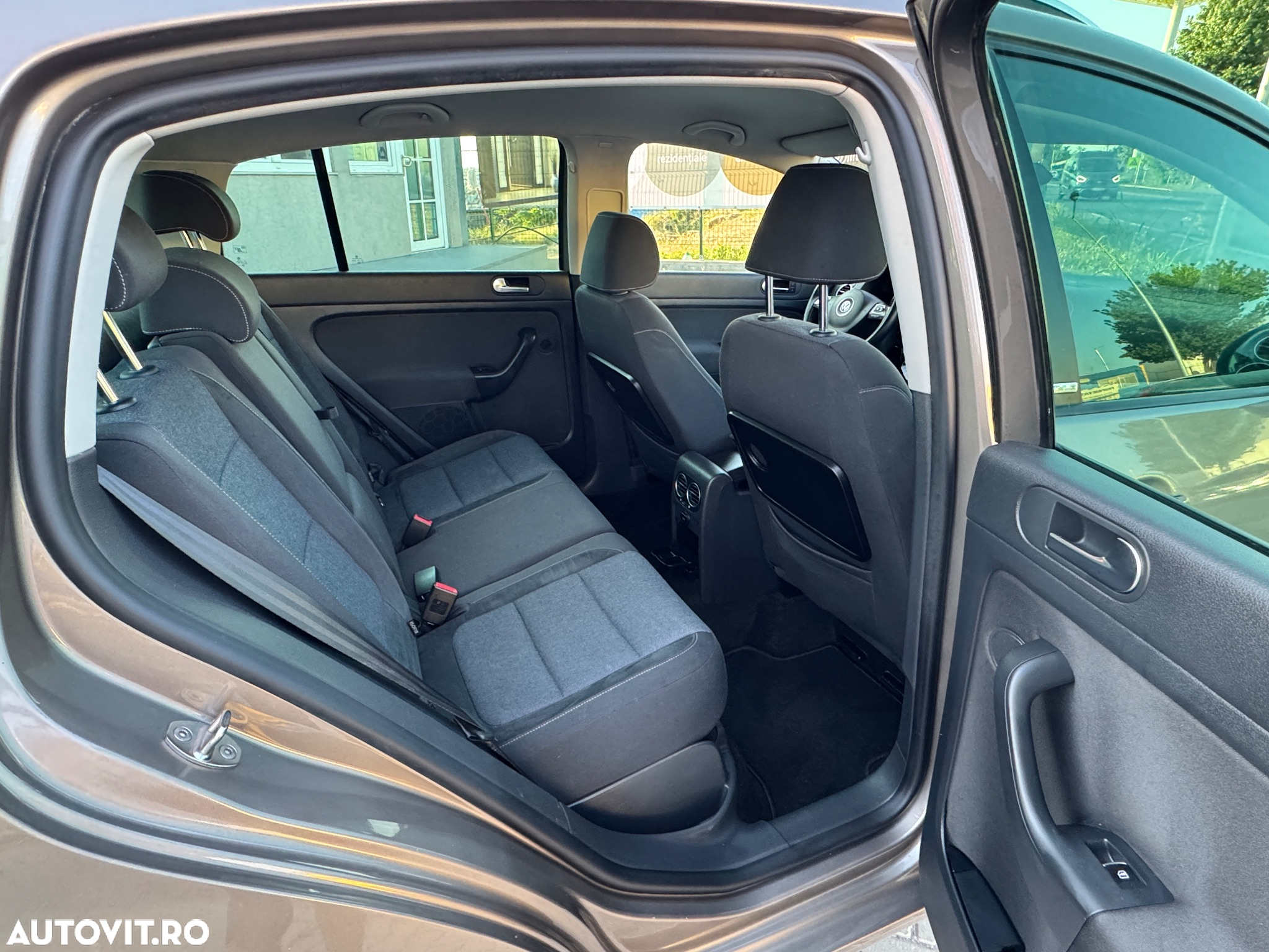 Volkswagen Golf 1.6 TDI DPF DSG MATCH - 24