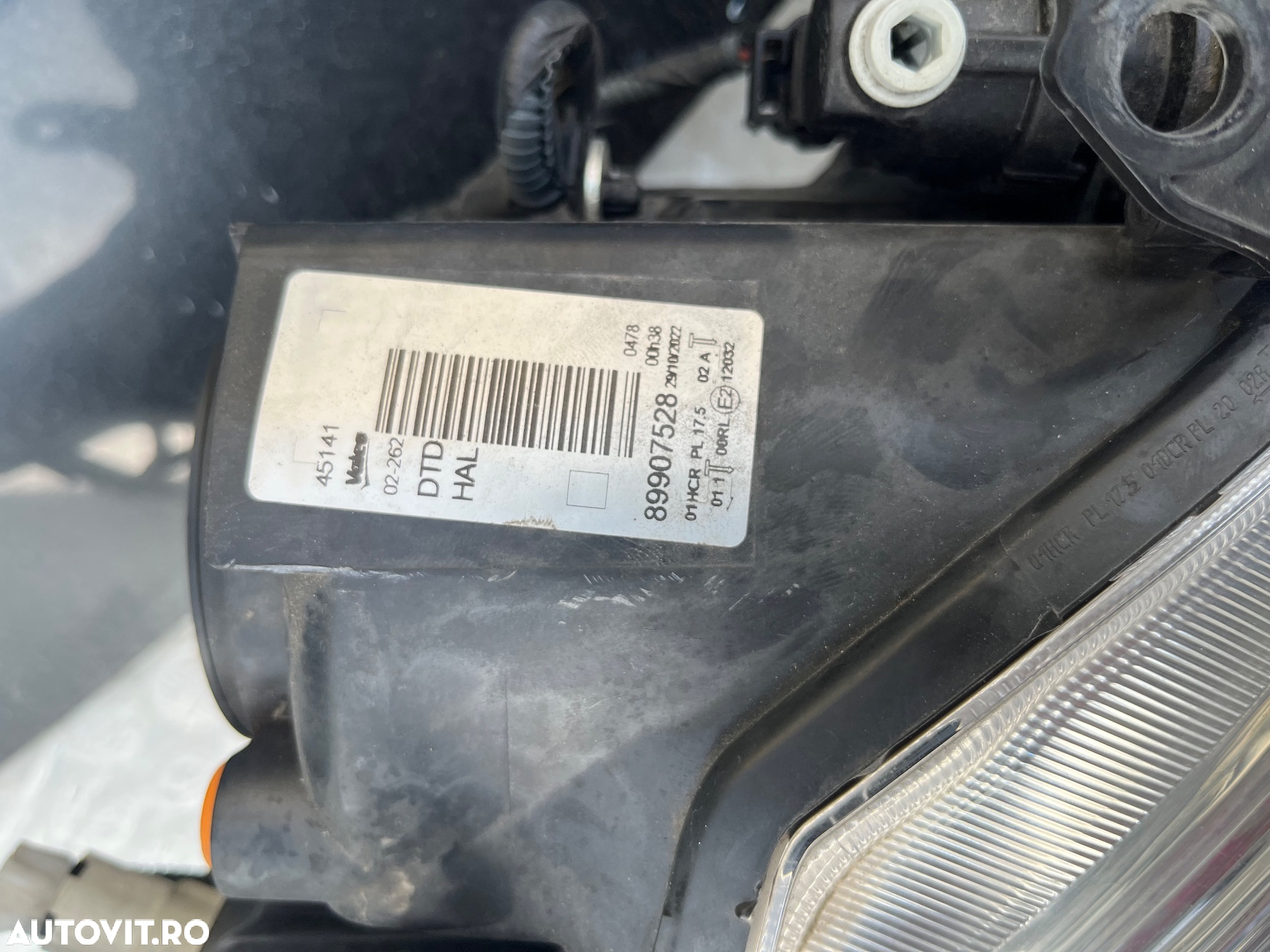 Set Faruri fara xenon Toyota auris 2014 - 6